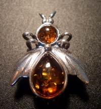 Amber  - Brooch. Bee