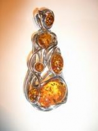 Amber  - Amber Pendant. Pear-shaped. Natural Color